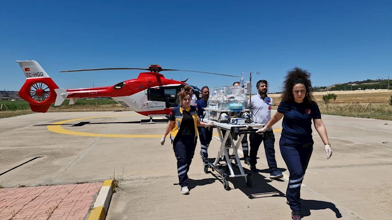 Kanında enfeksiyon bulunan 1 günlük bebek, ambulans helikopterle sevk edildi