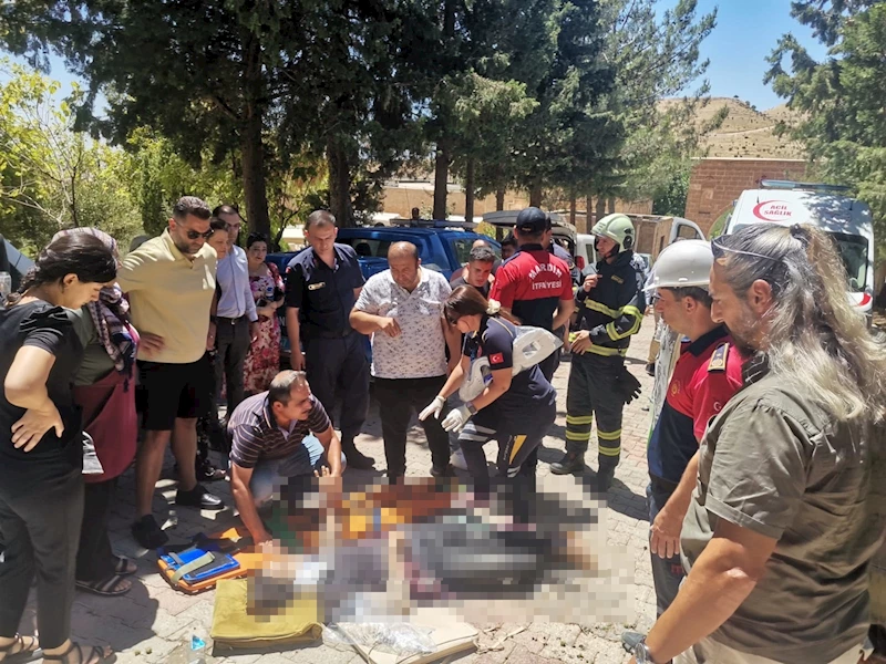 Mardin’de devrilen traktör ikiye bölündü: 3 yaralı  