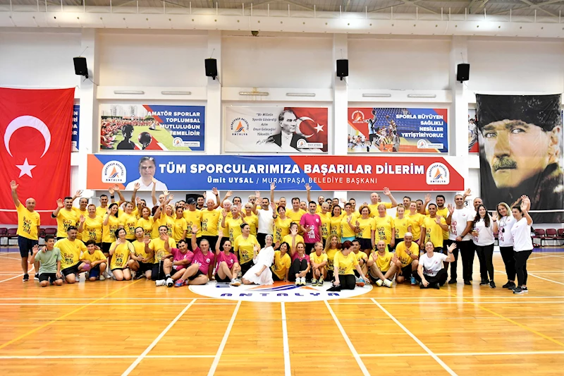 Veteranlar badminton şenliği başladı