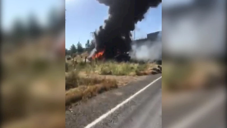 Köprüden şarampole devrilen TIR yandı, şoförü yaralandı