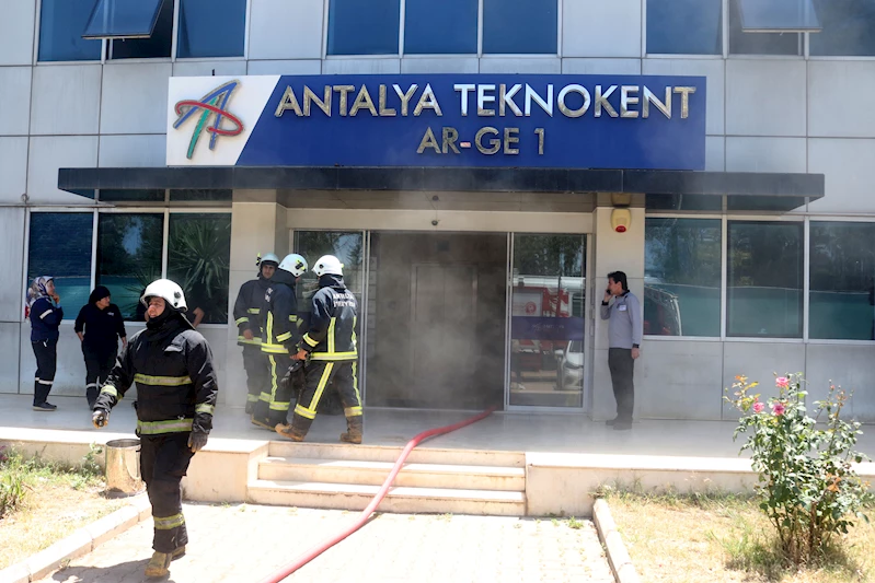 Teknokent AR-GE binasında çıkan yangın söndürüldü