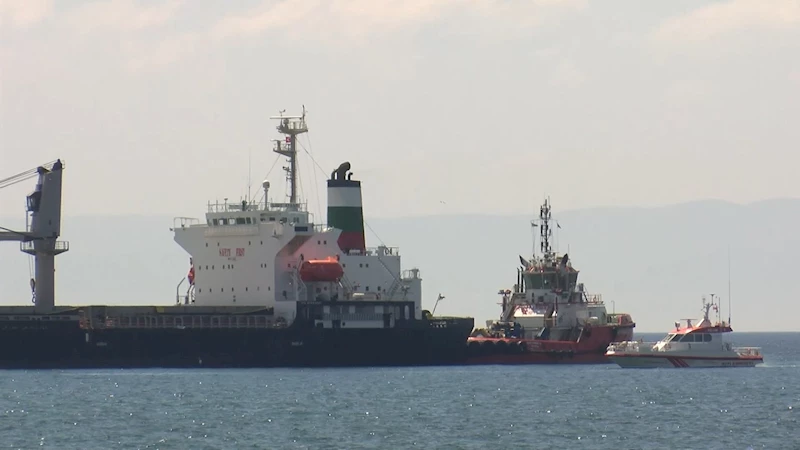 İstanbul-Bakırköy’de karaya oturan gemi için kurtarma çalışmaları devam ediyor