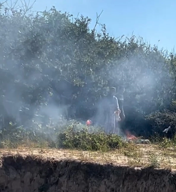 Saros’ta ormanda ateş yakanlara tepki kamerada 