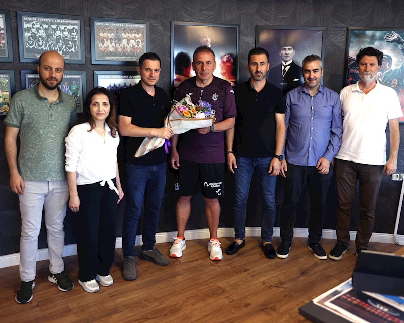 TSYD Trabzon Şubesi üyelerinden Trabzonspor Teknik Direktörü Abdullah Avcı