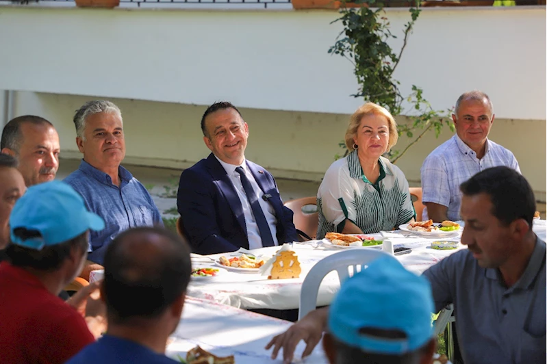 Turhal Belediye Başkanı Ural, belediye personeliyle bir araya geldi