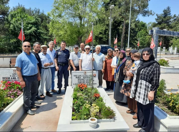 Uzman Çavuş Musa Bayrak şahadetinin 9. yılında kabrinde başında anıldı