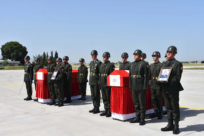 Şehit pilotlar için İzmir