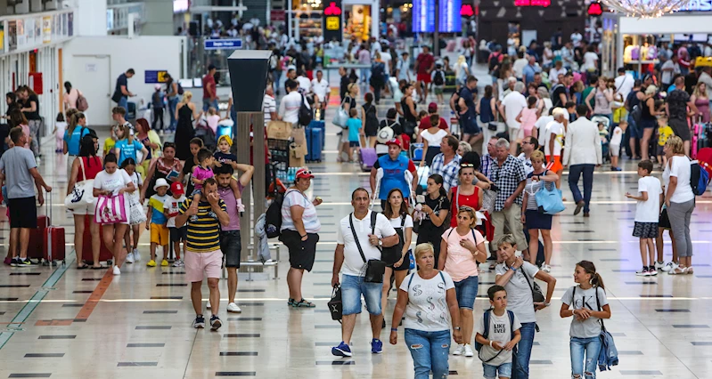 Antalya turizminde 4 milyon rekoru; savaşlara rağmen başarı