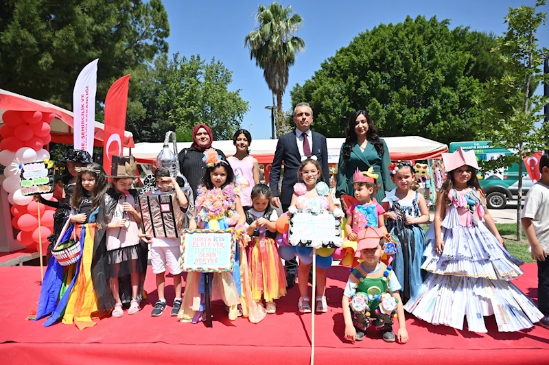 Osmaniye’de minik öğrenciler, atık malzemelerden defile yaptı