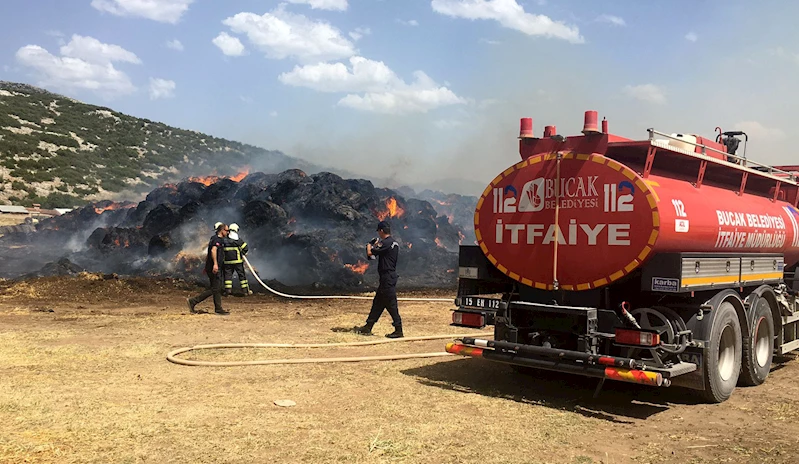 300 ton saman balyası yandı