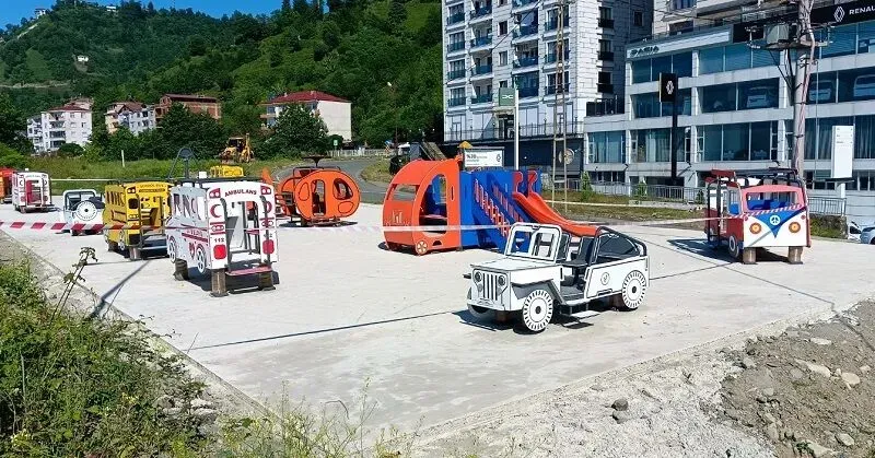 Rize Belediyesinden Çocuklar İçin Yeni Oyun Alanları