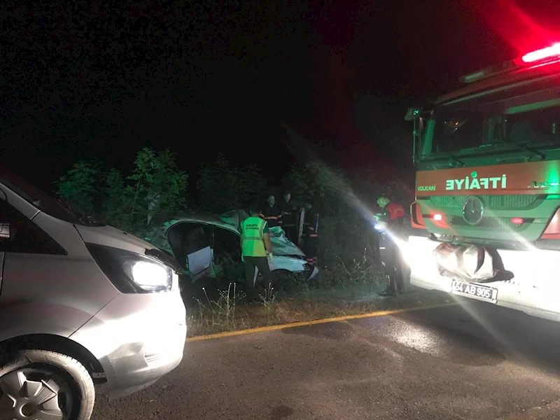 Takla atan otomobilin sürücüsü öldü, yanındaki kız arkadaşı ağır yaralı