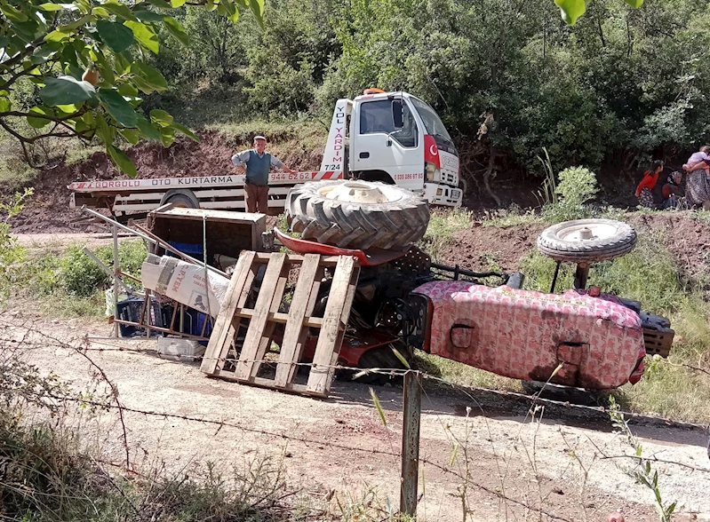 Annesiyle kiraz toplamaya giderken devrilen traktörün altında kaldı