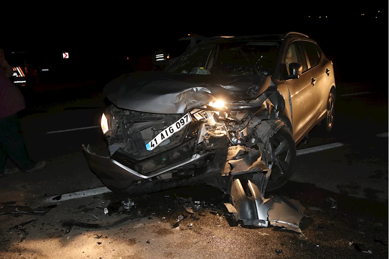 Amasya’da tır ile otomobilin çarpıştığı kazada 4 kişi yaralandı