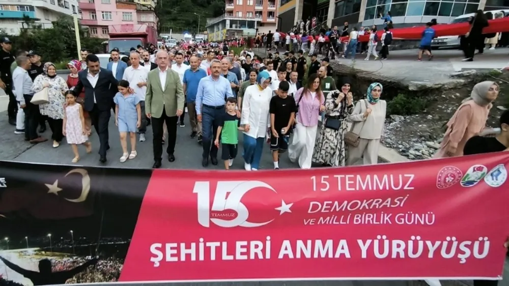 Rize’de 15 Temmuz, Şehitleri Anma Yürüyüşü ile Başladı