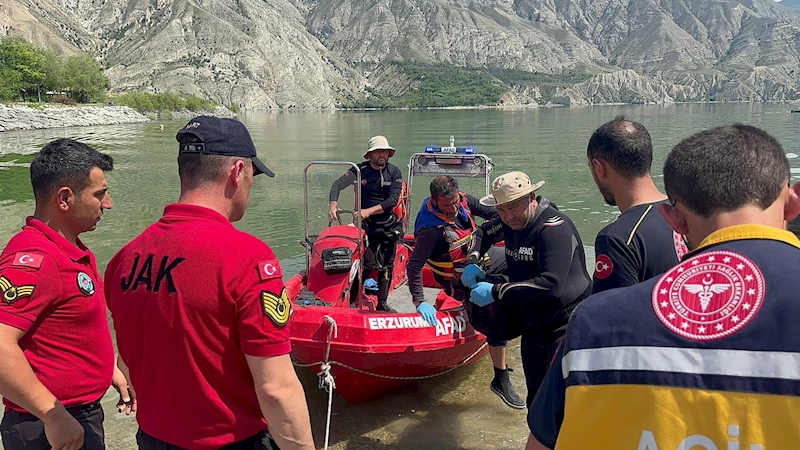 Heyelanda çaya sürüklenen araçtaki bebeğin, 16 kilometre mesafedeki gölde cesedi bulundu