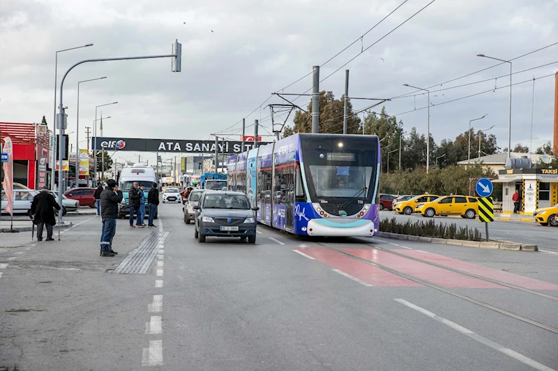 Çiğli ve Karşıyaka tramvay hatlarında aktarmasız ulaşım başlıyor