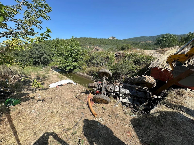 Sulama kanalına devrilen traktörün sürücüsü öldü