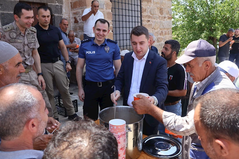 Diyarbakır’da 1000 kişiye aşure ikramı