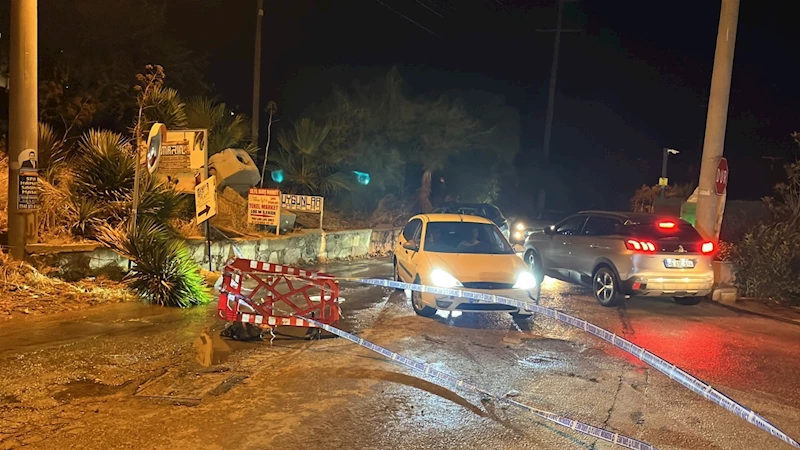 Bodrum’da ana su isale hattı patladı; yol çöktü, cadde göle döndü