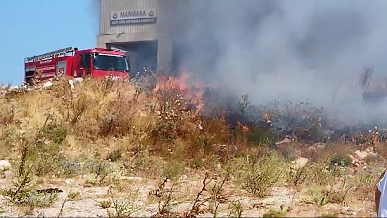 Katı atık aktarma tesisindeki yangın 3 saatte söndürüldü