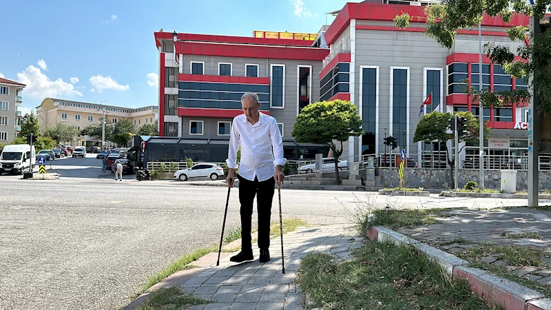 Ameliyatta belinde unutulan gazlı bezle 4 yıl yaşadı