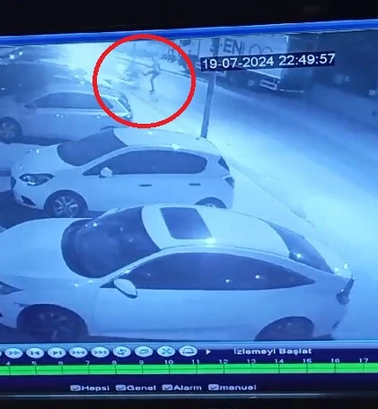 Dur ihtarına uymayan ehliyetsiz motosiklet sürücüsü polise çarpıp, yaraladı