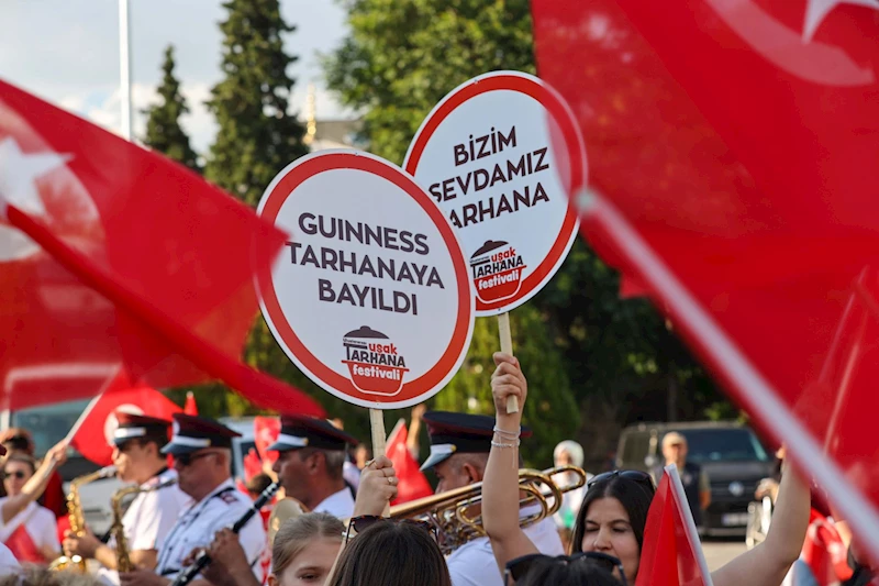 Uşak Uluslararası Tarhana Festivali kortej yürüyüşüyle başladı