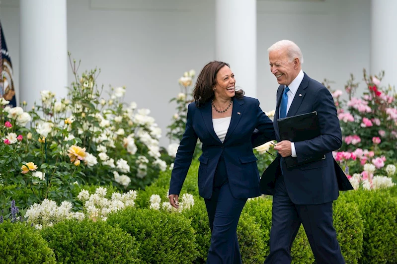 ABD Başkanı Biden, Harris’i aday gösterdi