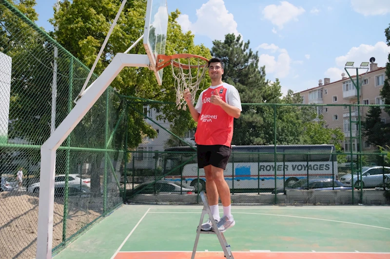 Basketbol tutkunu mühendis, 4 şehirde 100