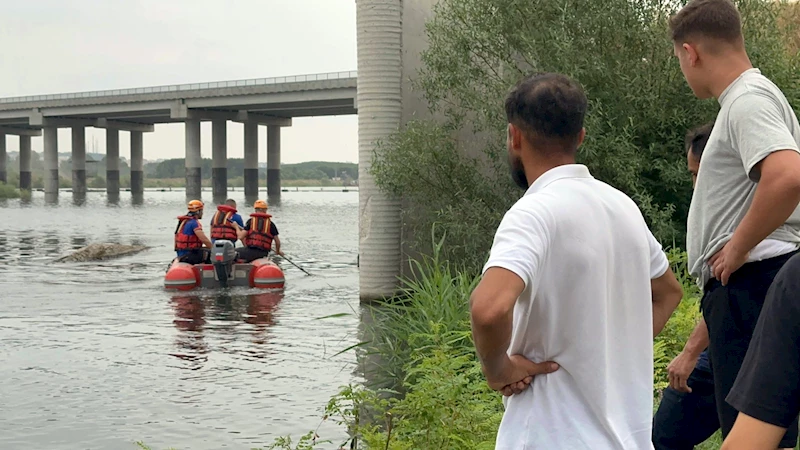 Meriç Nehri’ne giren 2 kişi kayboldu, ekipler arama çalışması başlattı