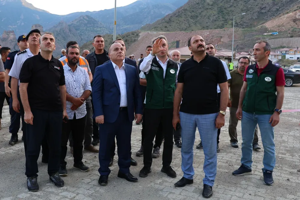 Artvin Valisi Ünsal, Kaya Düşmesi Sonrası Yeniköy