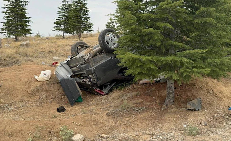 Piknikten dönen ailenin bulunduğu otomobil takla attı: 5 yaralı