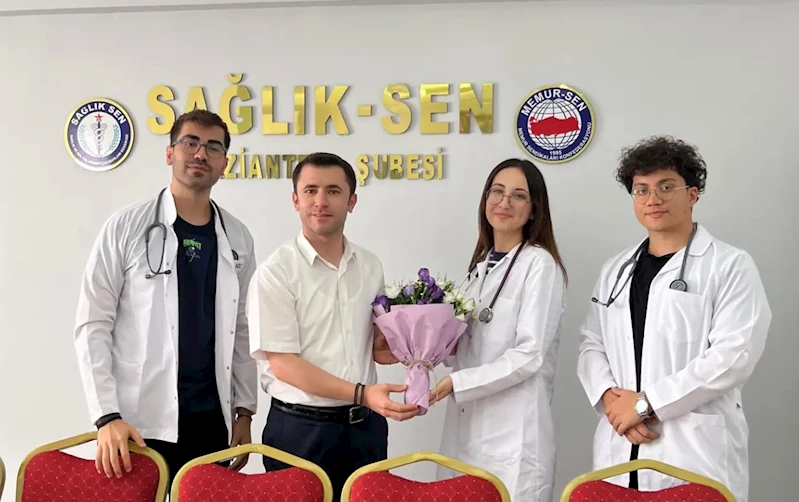 Tıp Fakültesi öğrencilerinin ilk stetoskopu Sağlık Sen’den