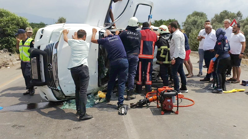 Kamyonet virajda takla attı; anne öldü, eşi ve kızı yaralandı