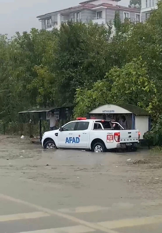 Bartın’da sağanak su baskınlarına sebep oldu (2)