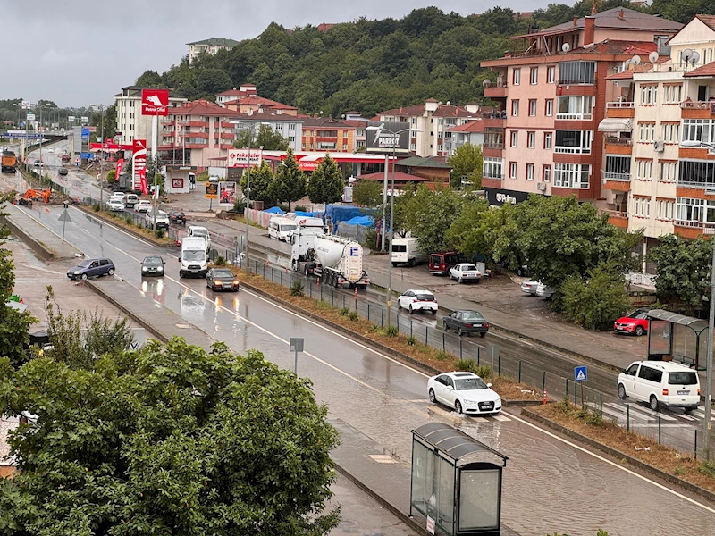 Bartın’da sağanak su baskınlarına sebep oldu