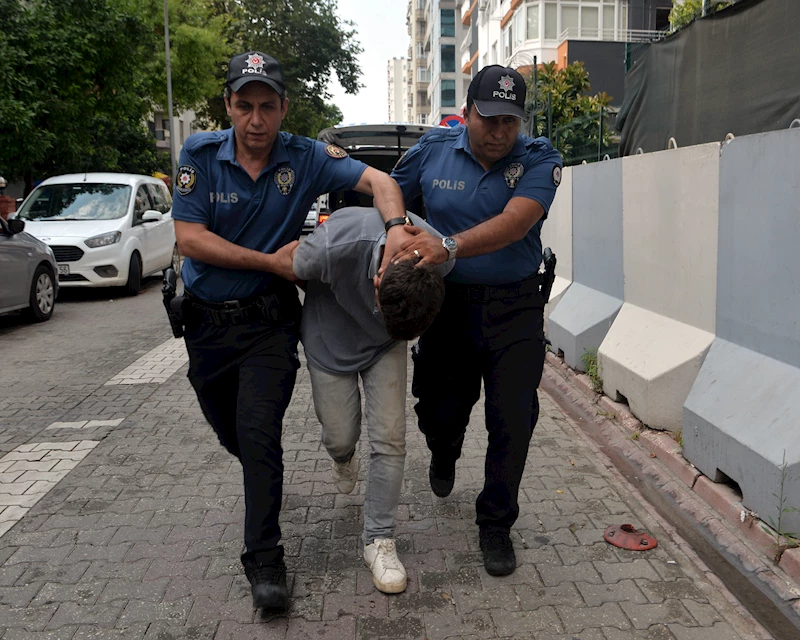 20 yaşında, 53 yıl hapisle aranan firari parkta yakalandı