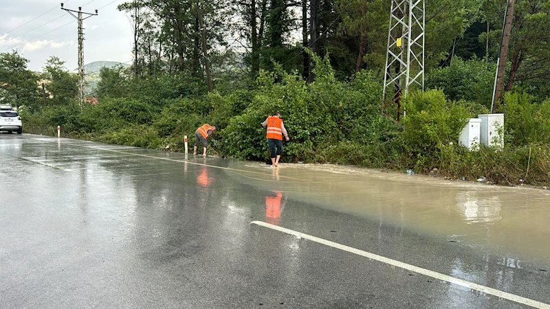 Bartın’da sağanak su baskınlarına sebep oldu (3)