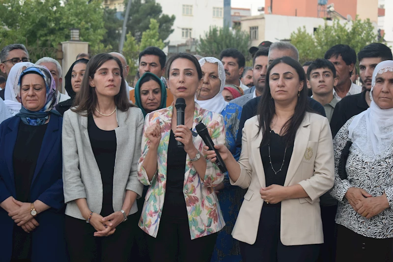 DEM Partili Hatimoğulları: Kayyumcu zihniyetin dile ve müziğe nasıl sirayet ettiğine bir kez daha tanıklık ettik 