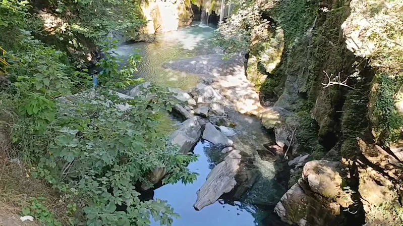 Serinlemek için şelalede suya giren Ahmet, boğuldu