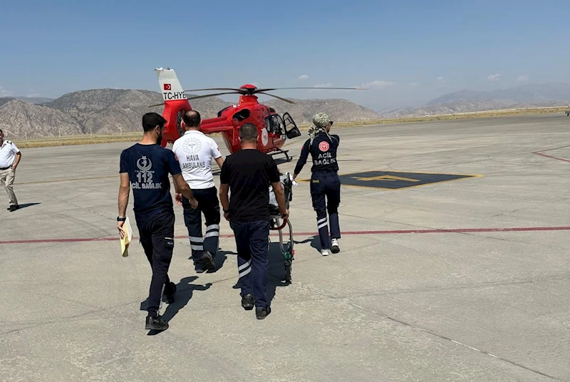 Ambulans helikopter, uykusundan uyanmayan 3 yaşındaki Eslem için havalandı