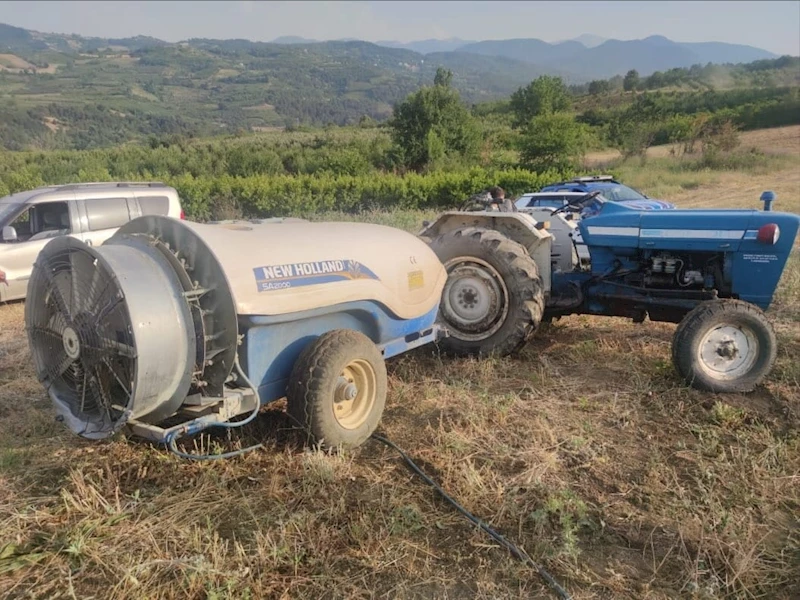 İlaçlama makinesini bağlamak istediği traktörün altında kalan çiftçi ağır yaralandı