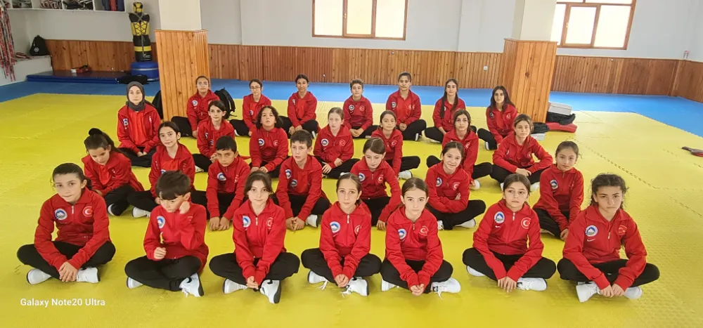 İspir Sporcuları Yola Çıktı: Türkiye Minikler Taekwon-Do Şampiyonası İçin Son Hazırlıklar Tamamlandı