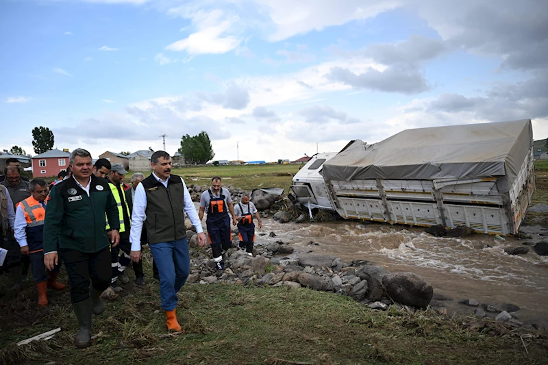 Erzurum’daki selde, 4 ev ve 4 ahır zarar gördü, 19 hayvan öldü