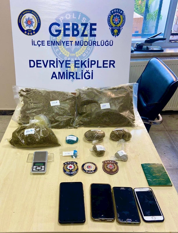 Evde 2,5 kilo bonzai ele geçirildi; 4 gözaltı 