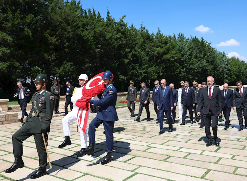 Cumhurbaşkanı Erdoğan, YAŞ üyeleri ile Anıtkabir