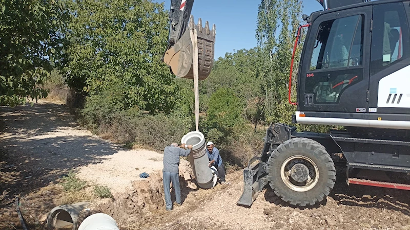 Hazro Belediyesi, kanalizasyon ve parke taşı çalışması başlattı