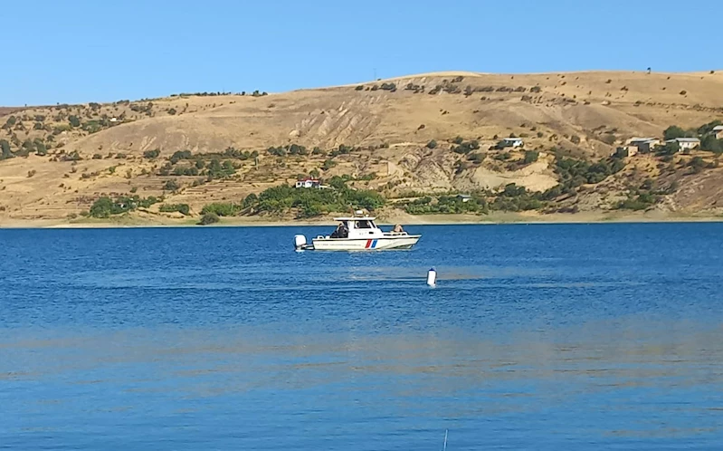 Elazığ’da baraj gölünde kaybolan genç için arama çalışması başlatıldı