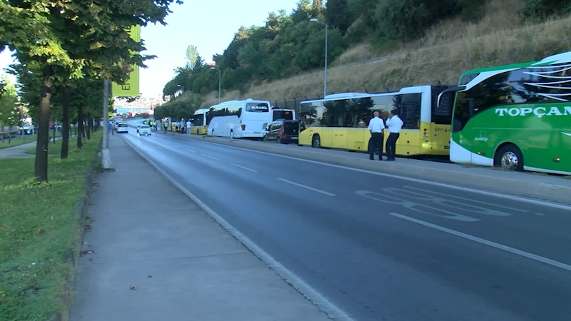 İstanbul-Üsküdar’da şehirlerarası yolcu otobüsü,  İETT otobüsüne çarptı: 3 yaralı